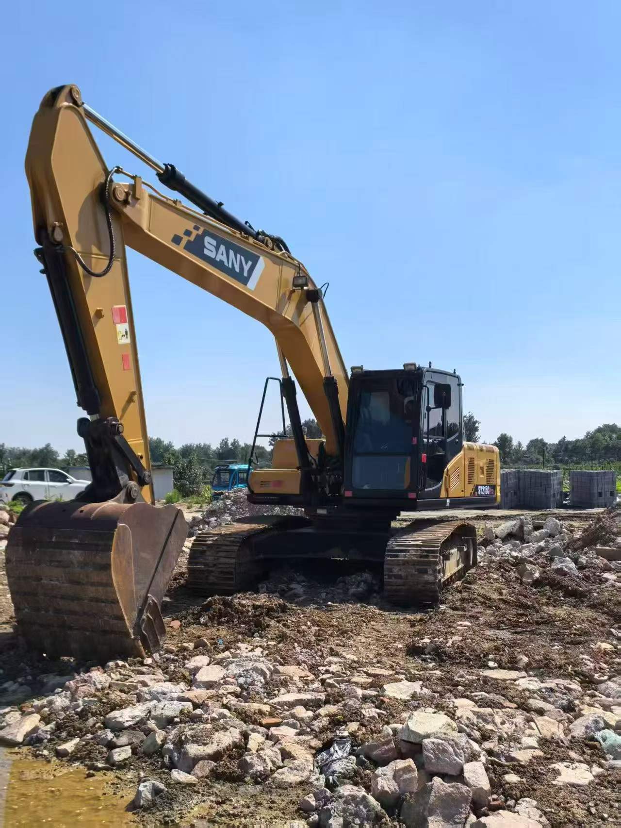 Buy Sany SY215C Used Excavator / 9
