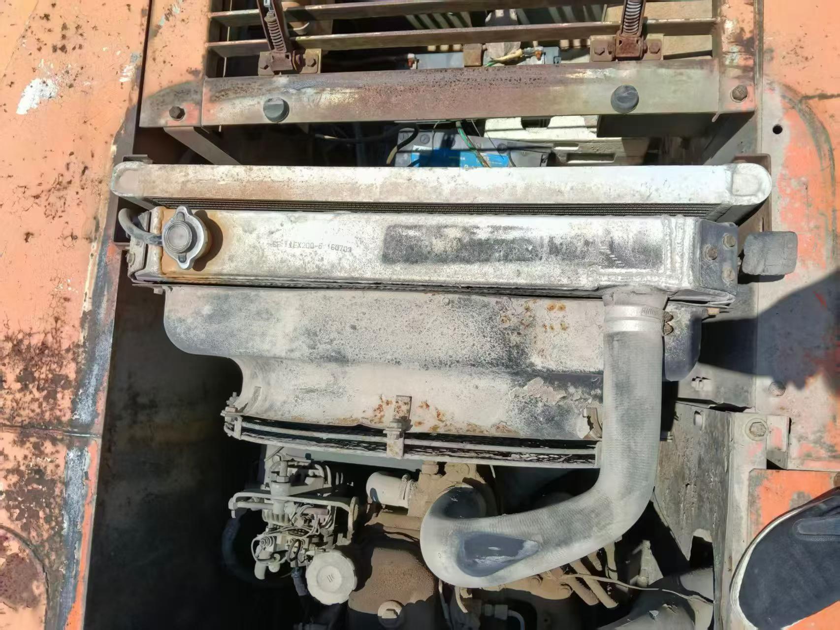 Buy Hitachi EX200-5 Used Excavator / 9