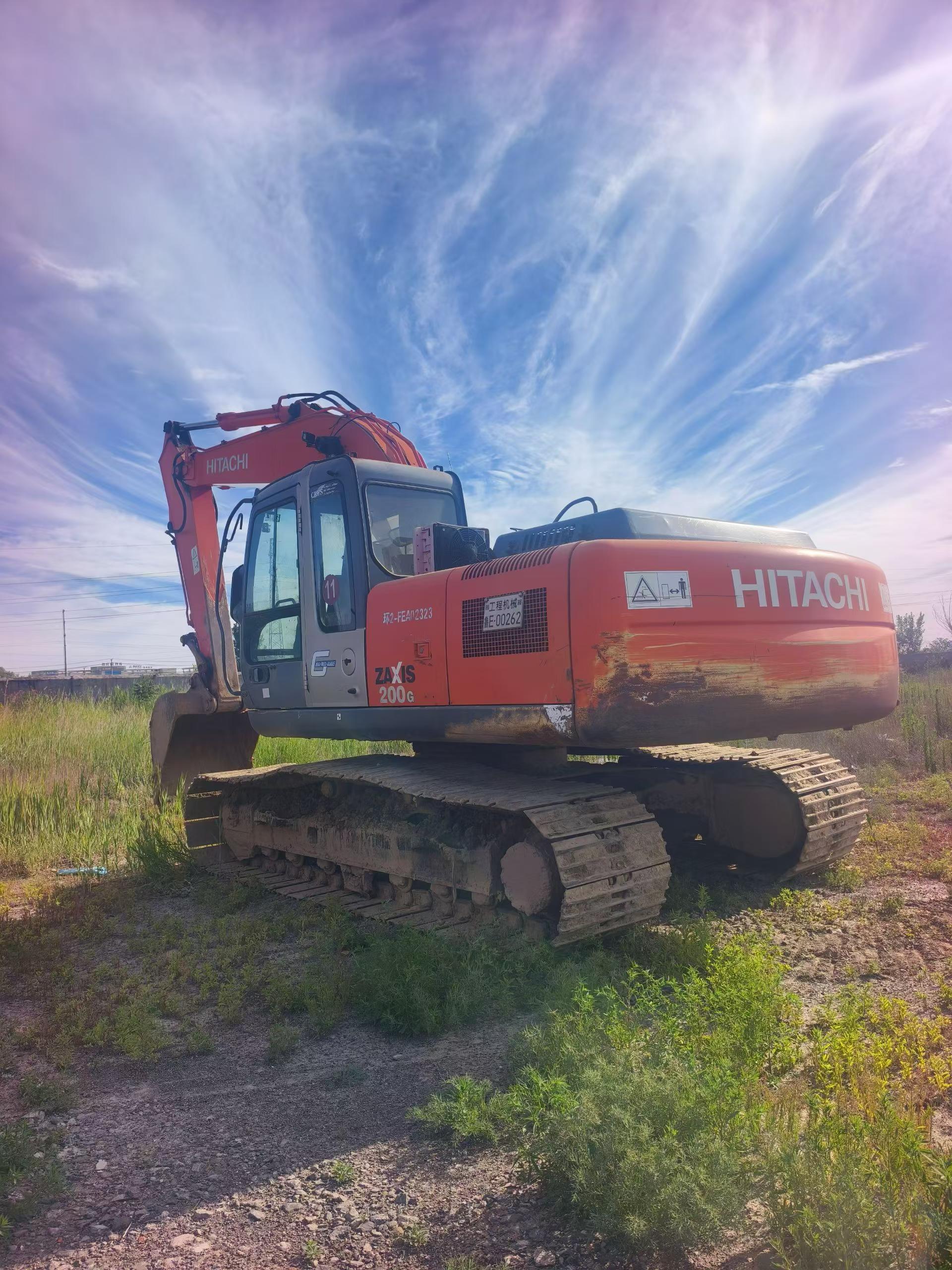 Buy Hitachi ZX200-3G Used Excavator / 1
