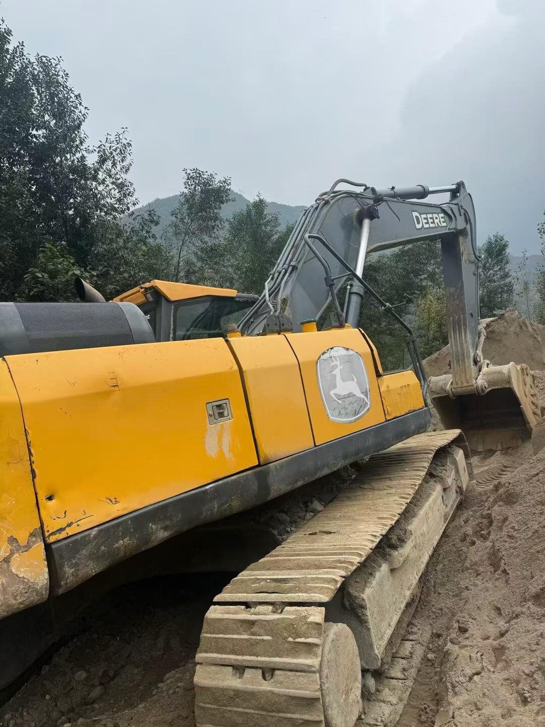 Compre Excavadora JohnDeere E360 Usada / 3