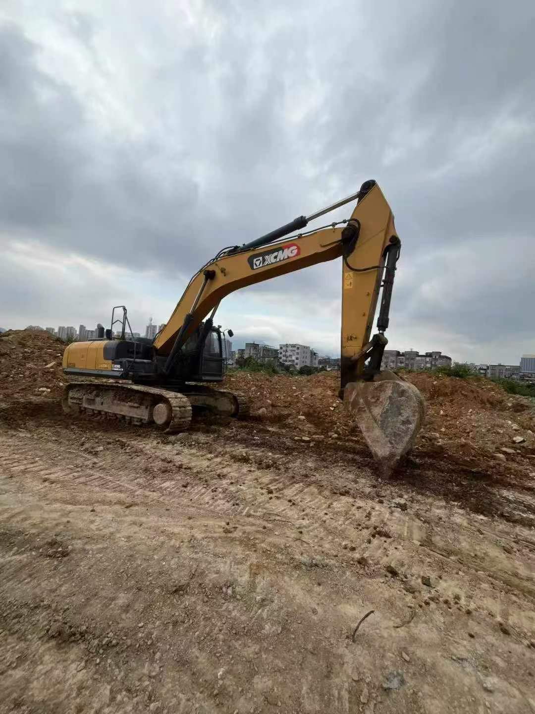 Buy XCMG XE370 Used Excavator / 6 Buy XCMG XE370 Used Excavator / 6