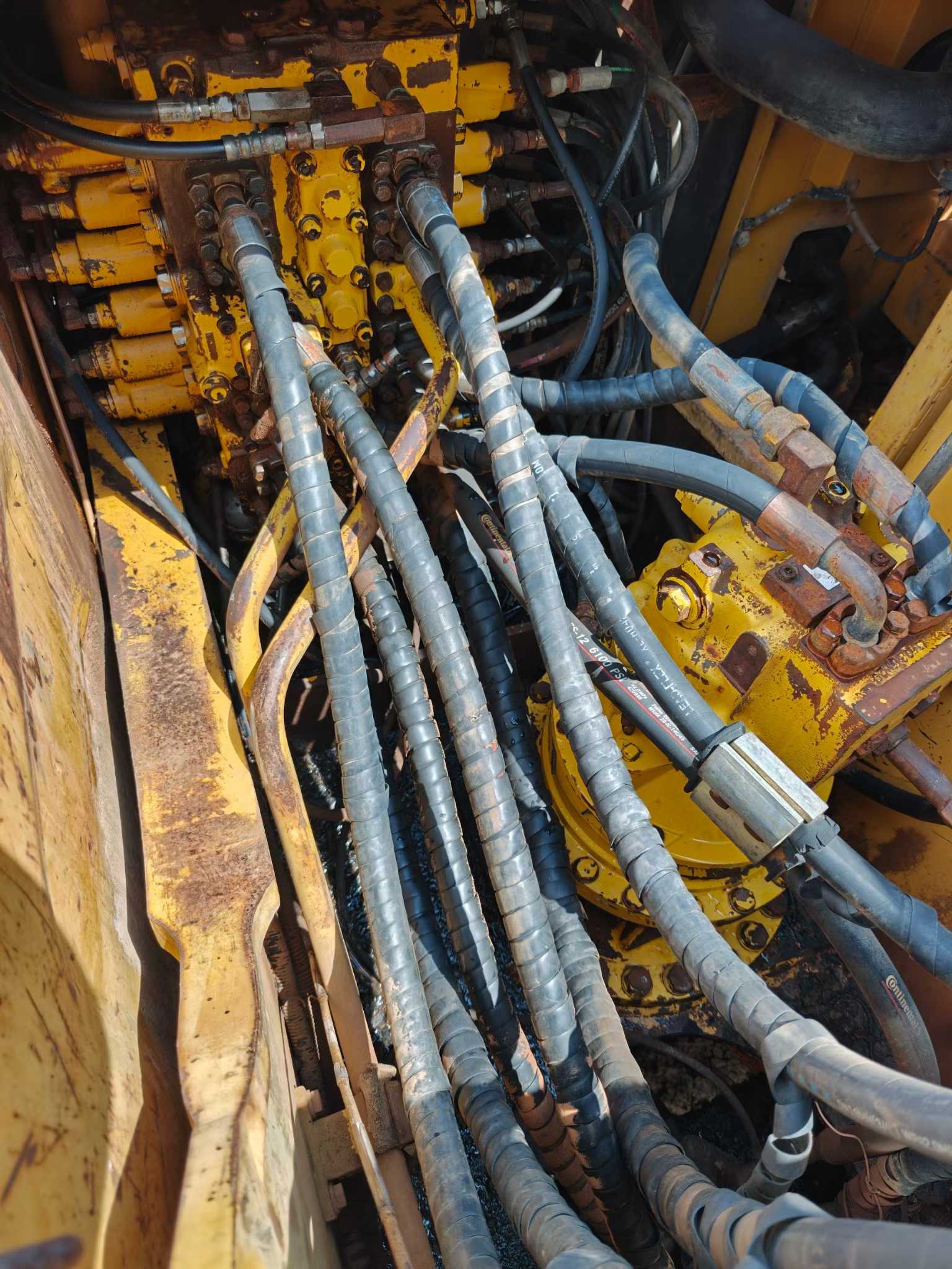 Buy Komatsu PC200-7 Used Excavator / 3 Buy Komatsu PC200-7 Used Excavator / 3