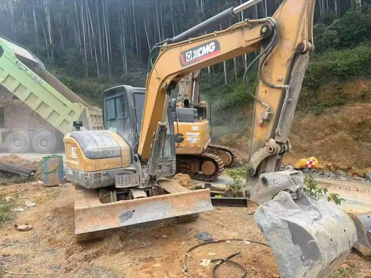 Buy XCMG XE60 Used Excavator / 1