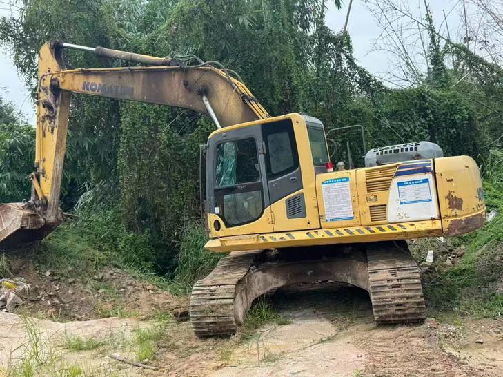 Buy Komatsu PC210 Used Excavator / 1