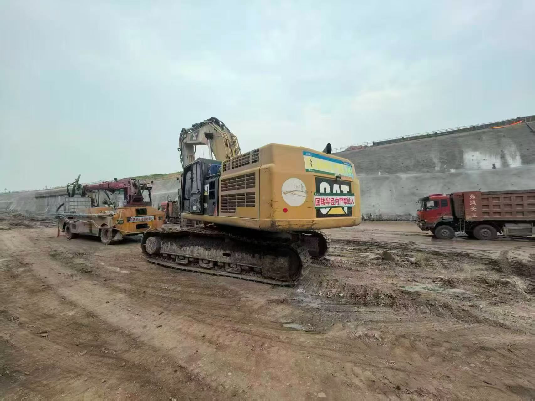 Buy Caterpillar 349E Used Excavator / 2 Buy Caterpillar 349E Used Excavator / 2