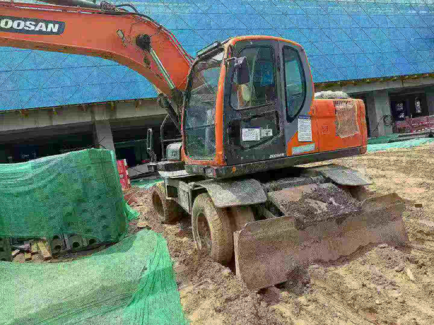 Buy Doosan DH150 Used Excavator / 1