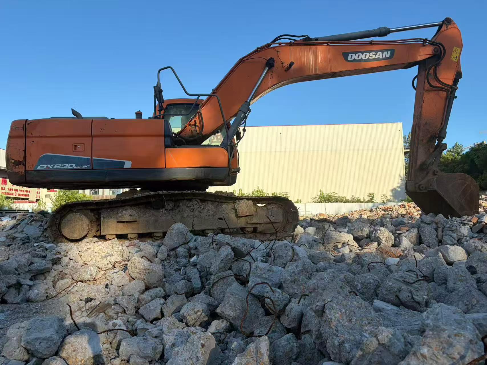 Buy Doosan DH215-7 Used Excavator / 7 Buy Doosan DH215-7 Used Excavator / 7
