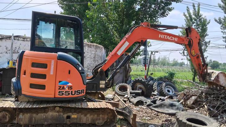 Buy Hitachi EX55 Used Excavator / 1