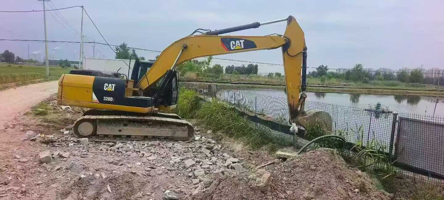 Buy Caterpillar 320D Used Excavator / 3 Buy Caterpillar 320D Used Excavator / 3