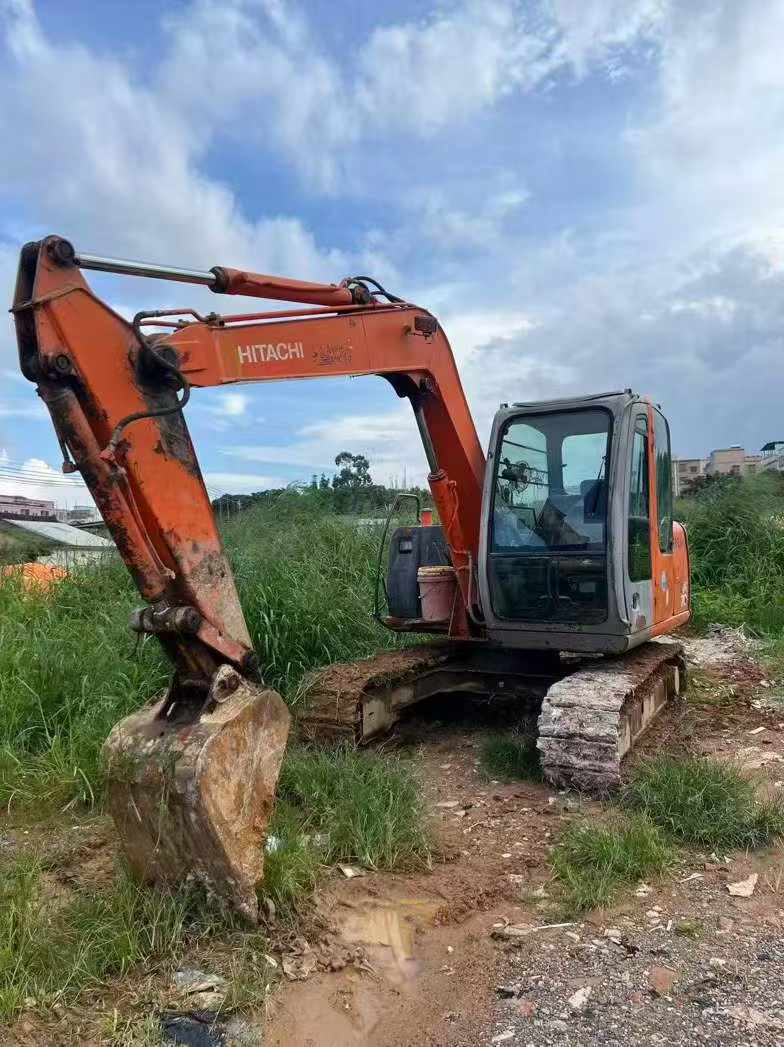Buy Hitachi EX70 Used Excavator / 1