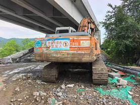 Buy Hitachi ZX200-6 Used Excavator / 4 Buy Hitachi ZX200-6 Used Excavator / 4