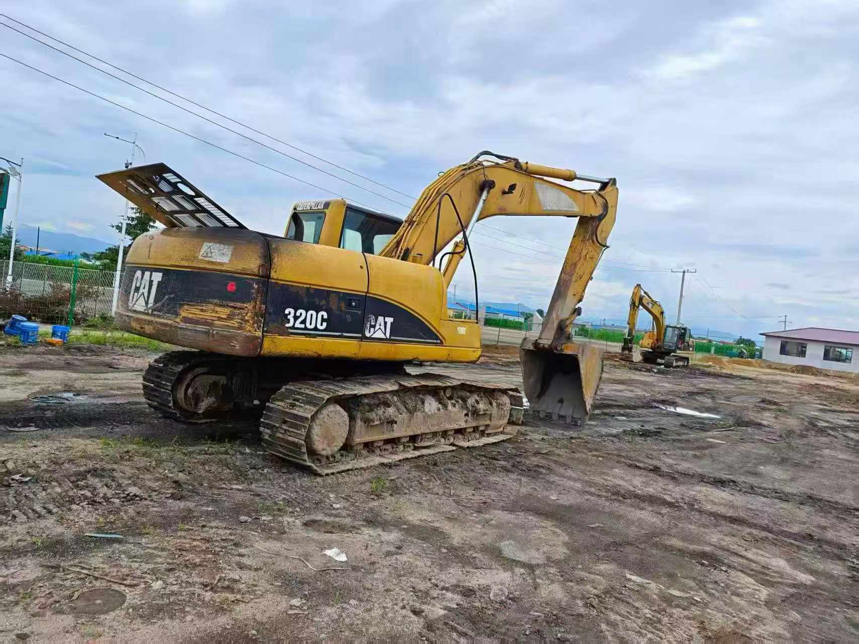 Buy Caterpillar 320A Used Excavator / 1