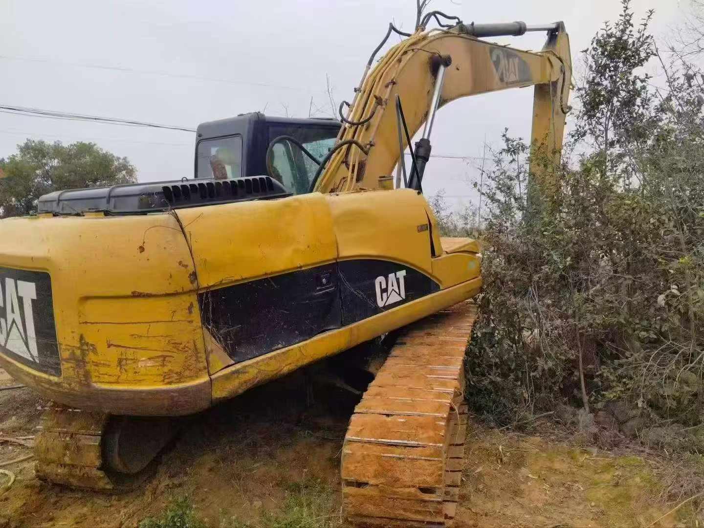 Buy Caterpillar 323DL Used Excavator / 1