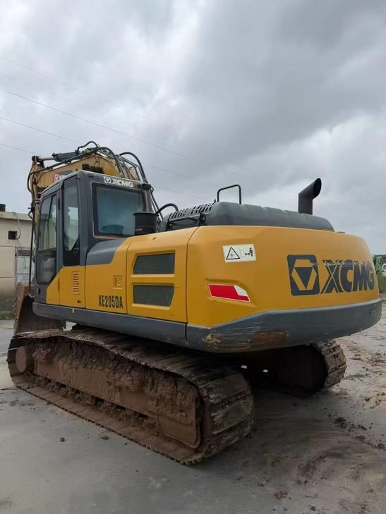 Buy XCMG XE205DA Used Excavator / 1
