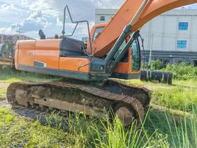 Buy Doosan DH200-3 Used Excavator / 3 Buy Doosan DH200-3 Used Excavator / 3