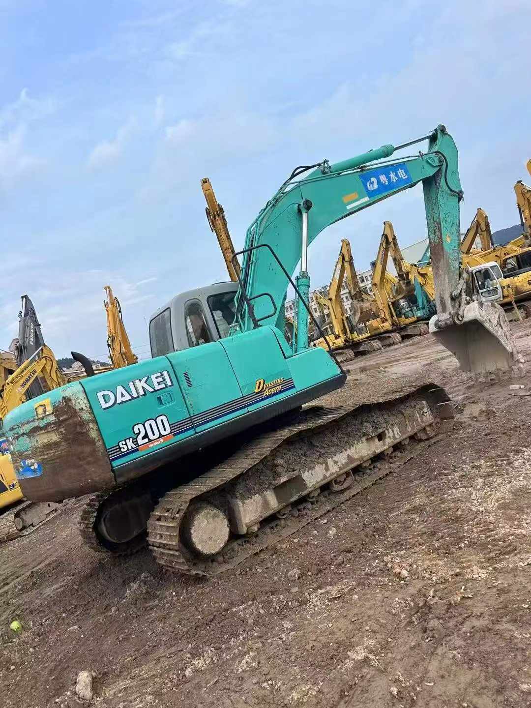 Buy Kobelco SK200-2 Used Excavator / 2 Buy Kobelco SK200-2 Used Excavator / 2