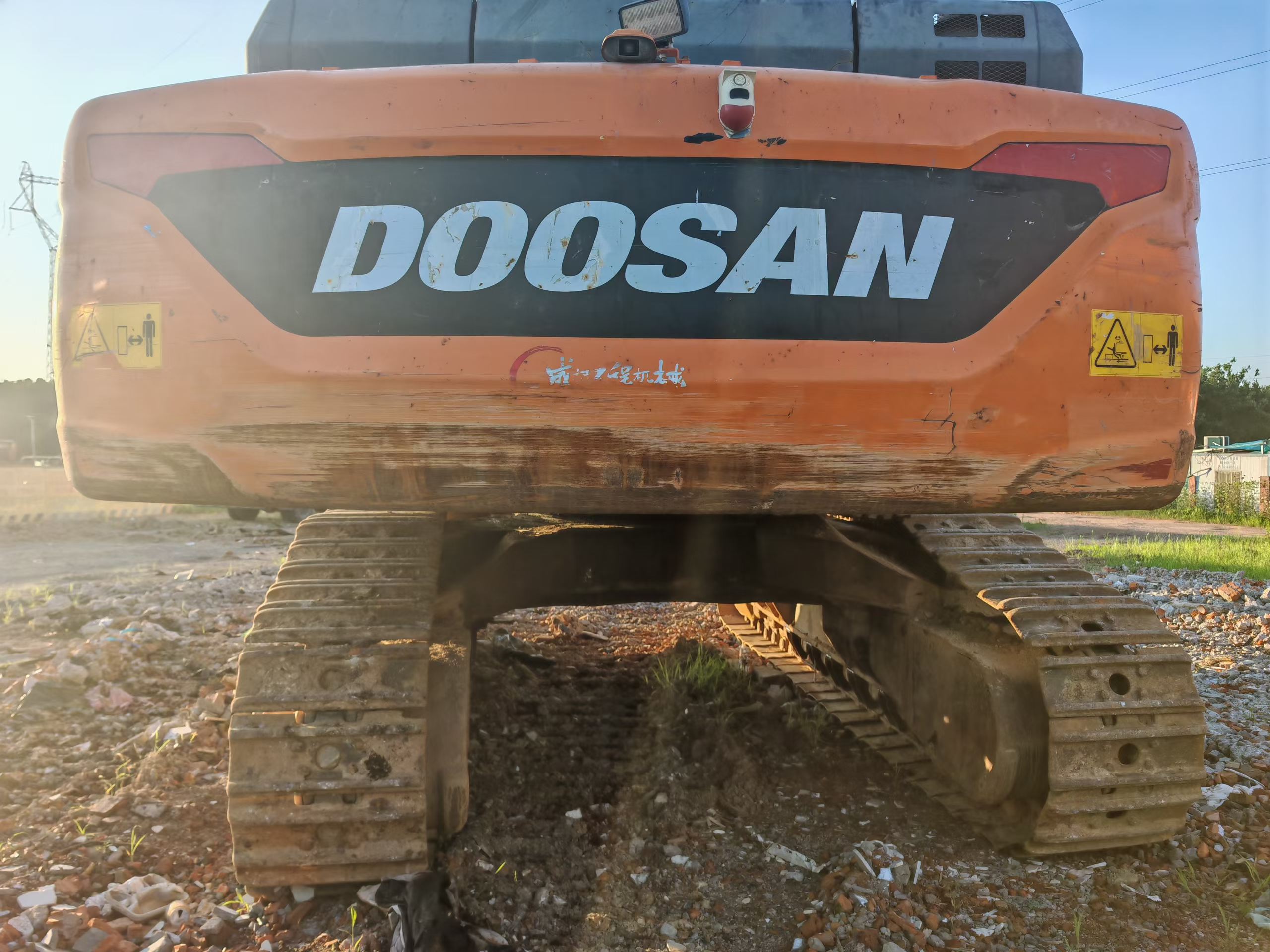 Buy Doosan DH200-3 Used Excavator / 4 Buy Doosan DH200-3 Used Excavator / 4
