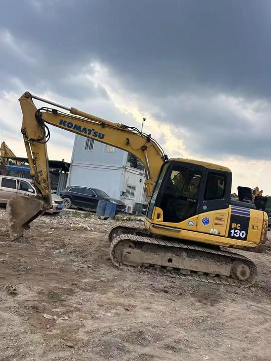 Buy Komatsu PC130-7K Used Excavator / 1