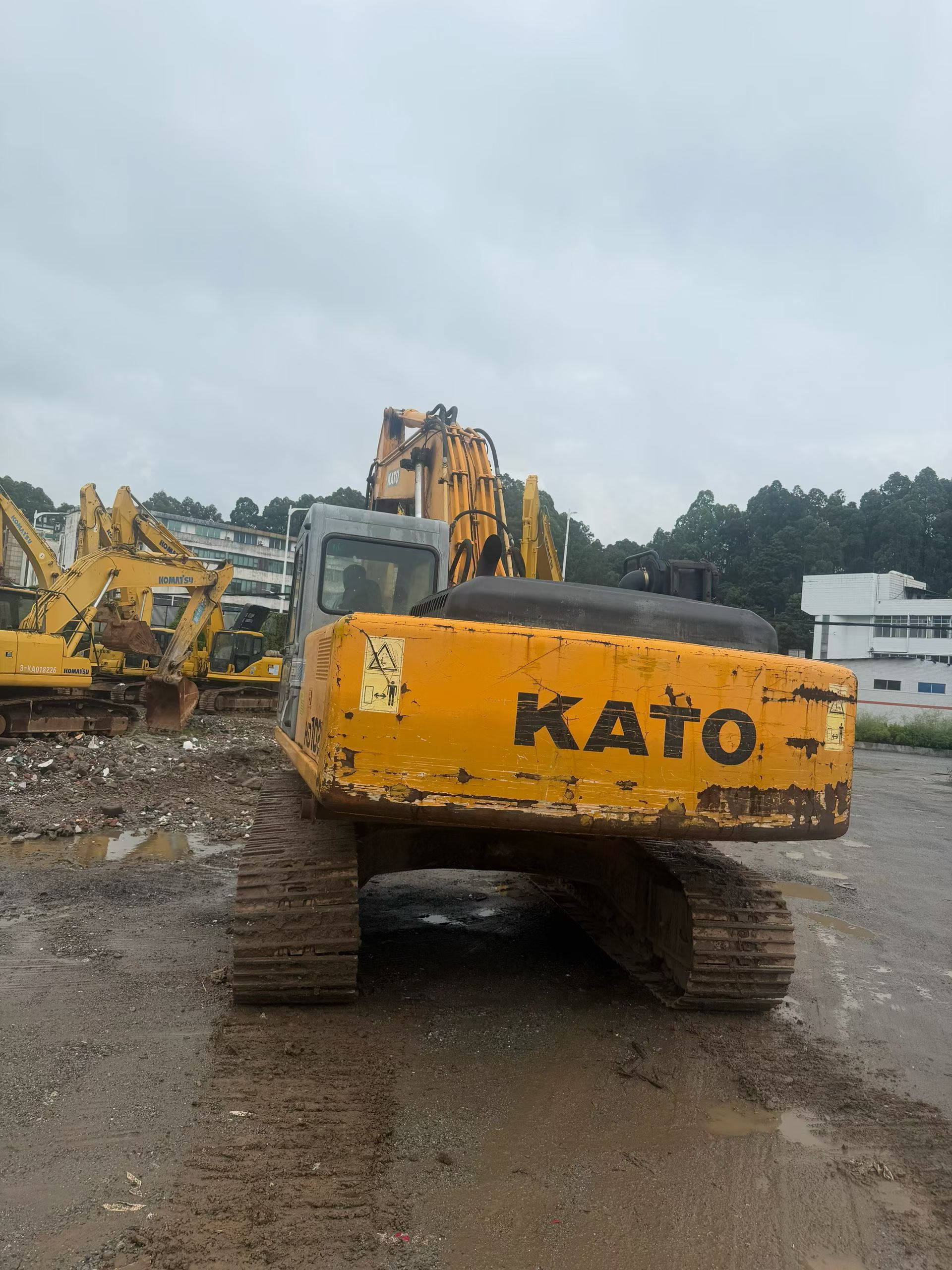 Buy Kato Used Excavator / 3 Buy Kato Used Excavator / 3