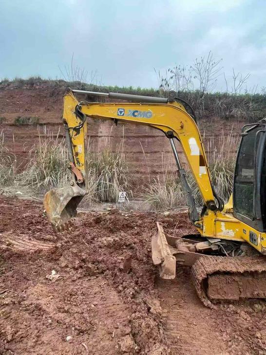 Buy XCMG XE60 Used Excavator / 1