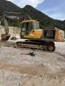 Buy Volvo EC210D Used Excavator / 2 Buy Volvo EC210D Used Excavator / 2