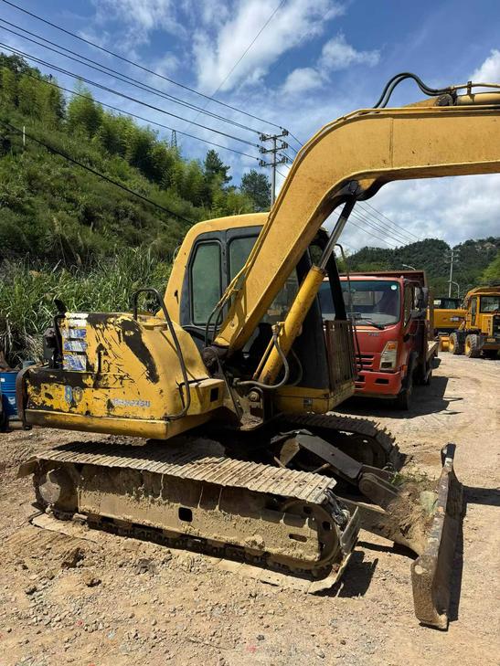 Buy Komatsu PC60-7 Used Excavator / 1