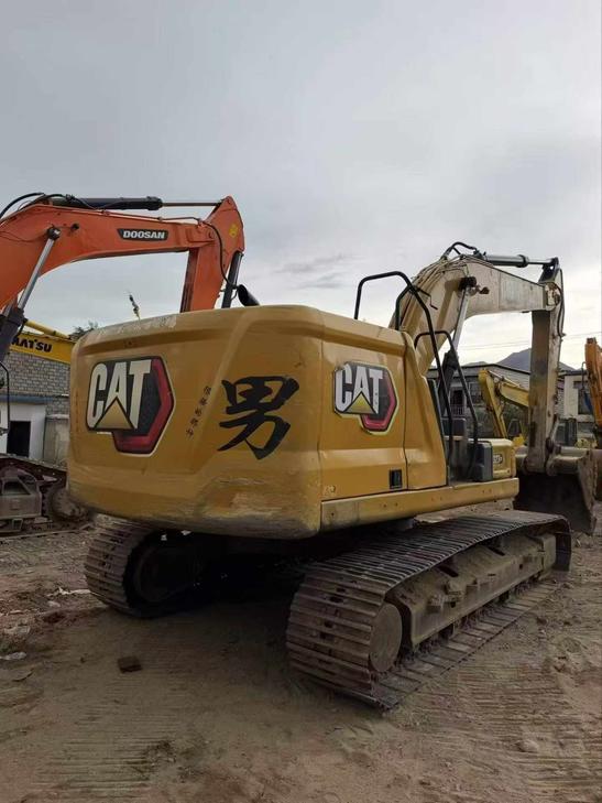 Buy Caterpillar 323 Used Excavator / 1