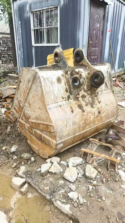 Buy Caterpillar 323 Used Excavator / 1