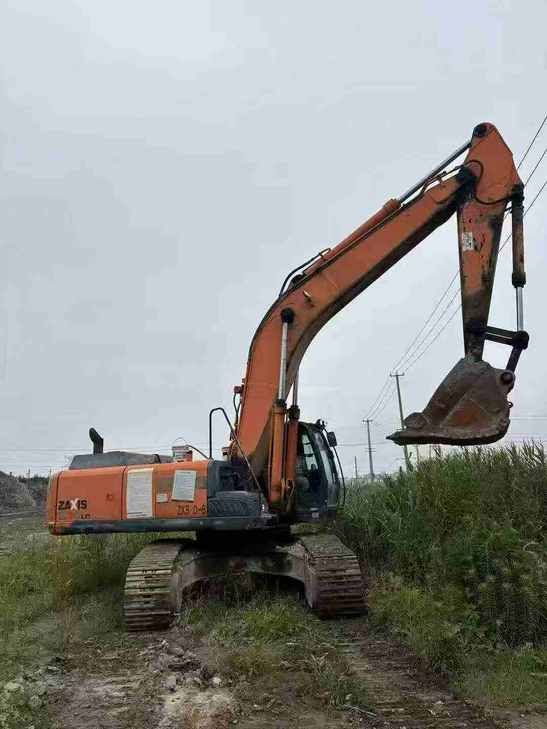Buy Hitachi ZX330LC-5B Used Excavator / 1