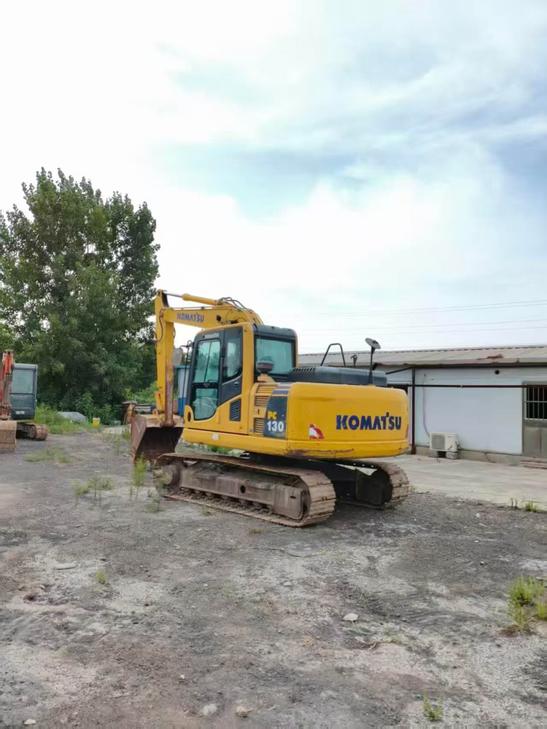 Buy Komatsu PC130 Used Excavator / 1