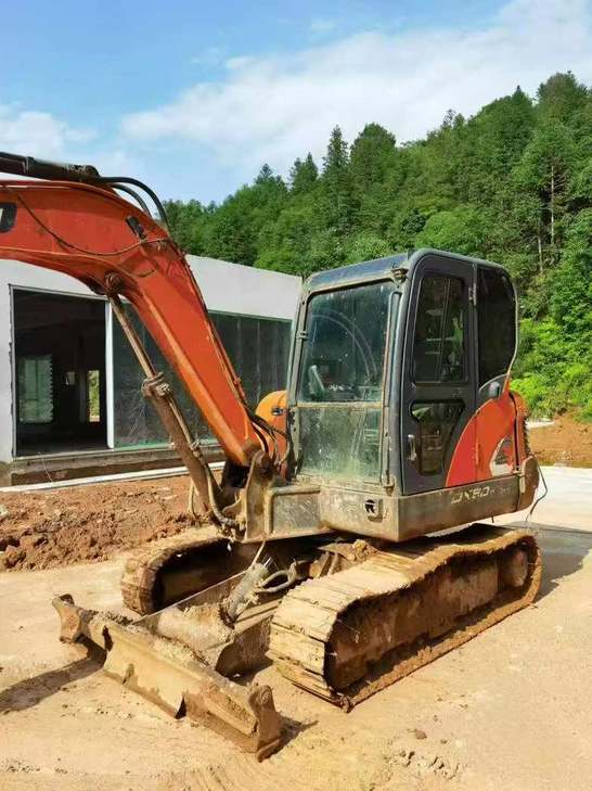 Buy Doosan DH60 Used Excavator / 1