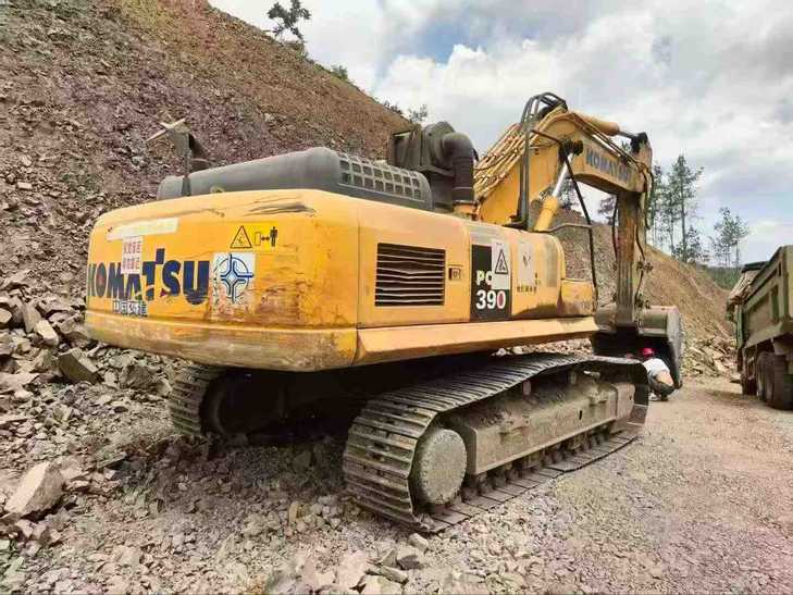 Buy Komatsu PC390LC-8M0 Used Excavator / 1