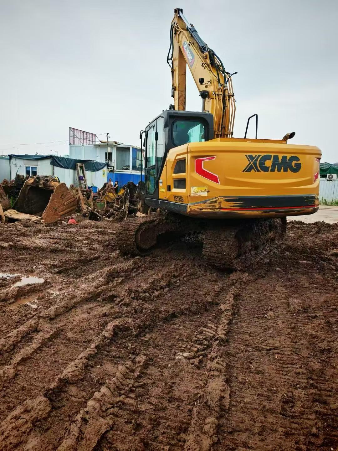 Buy XCMG XE135B Used Excavator / 1
