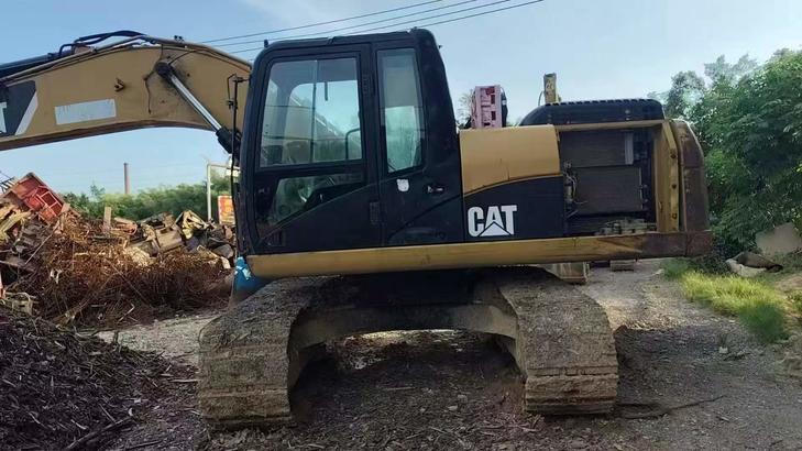 Buy Caterpillar 320D Used Excavator / 1