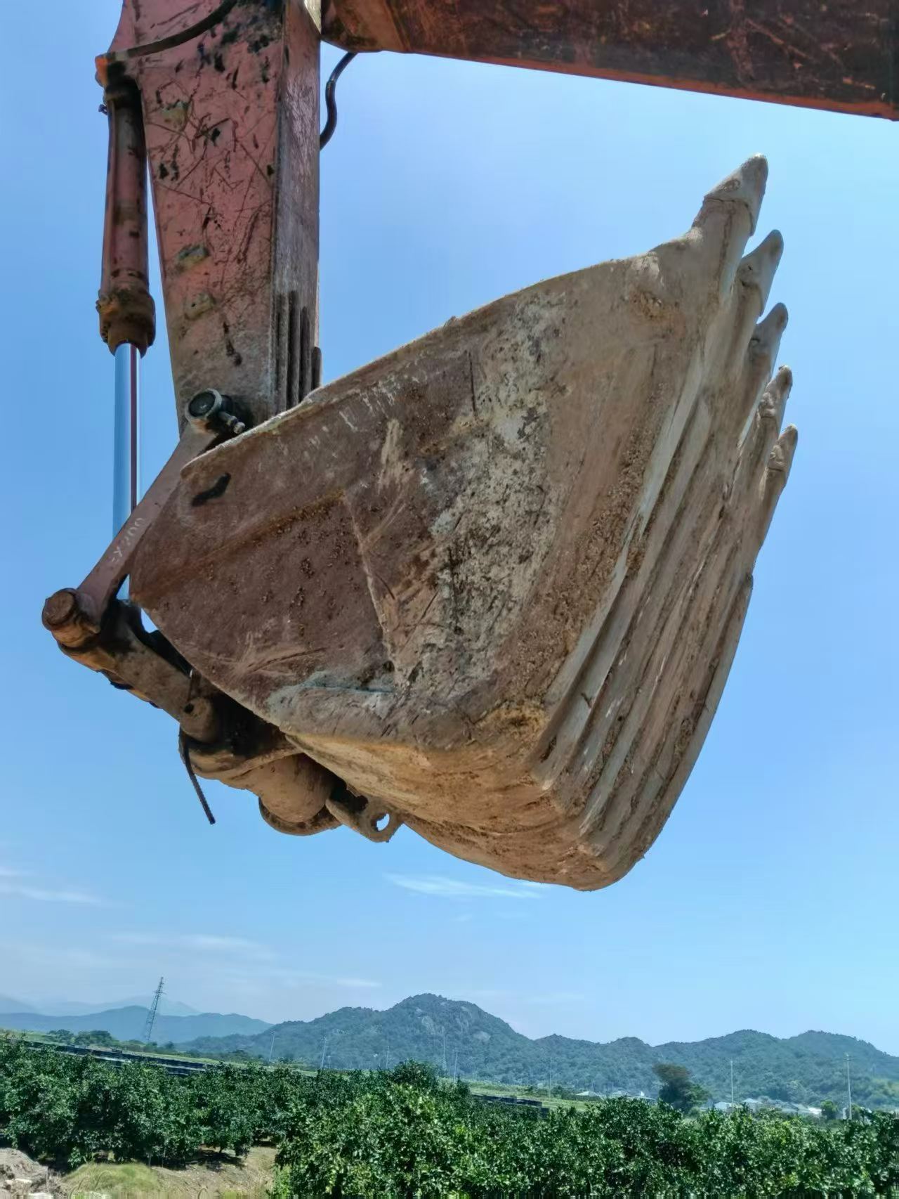 Buy Hitachi EX200-5 Used Excavator / 6