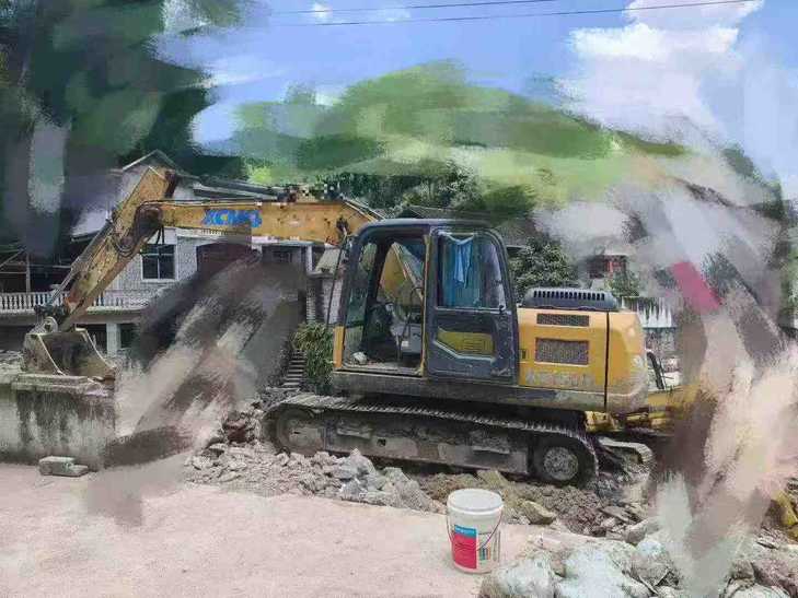 Buy XCMG XE135B Used Excavator / 1