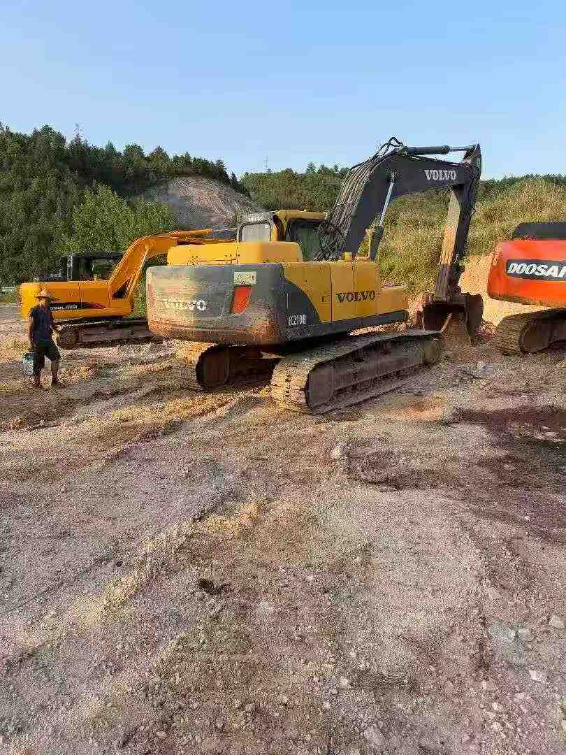 Buy Volvo EC210B Used Excavator / 8 Buy Volvo EC210B Used Excavator / 8