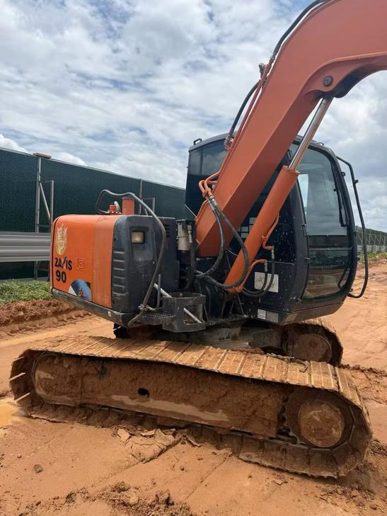 Buy Hitachi ZX70-5A Used Excavator / 1