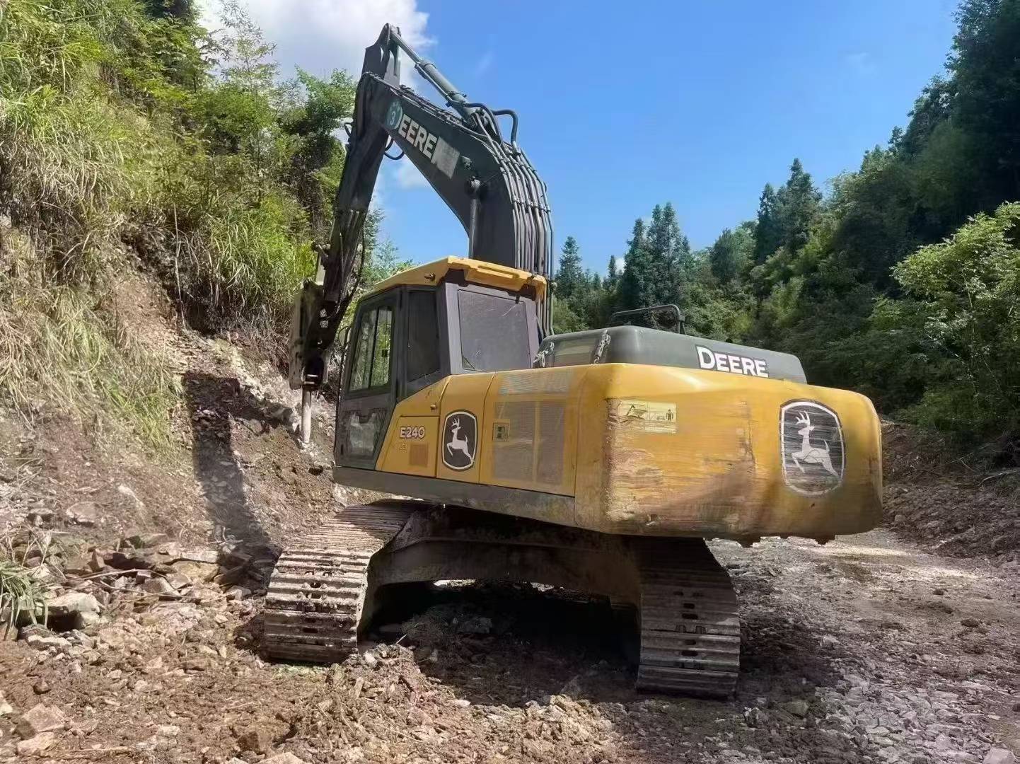 Buy JohnDeere E210 Used Excavator / 6 Buy JohnDeere E210 Used Excavator / 6