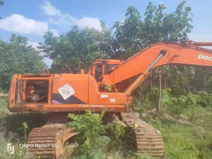 Buy Doosan DH220 Used Excavator / 1