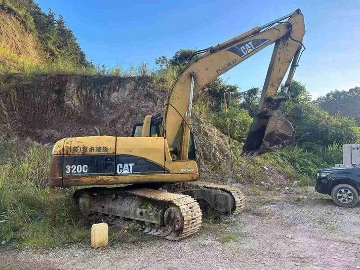Buy Caterpillar 320C Used Excavator / 1