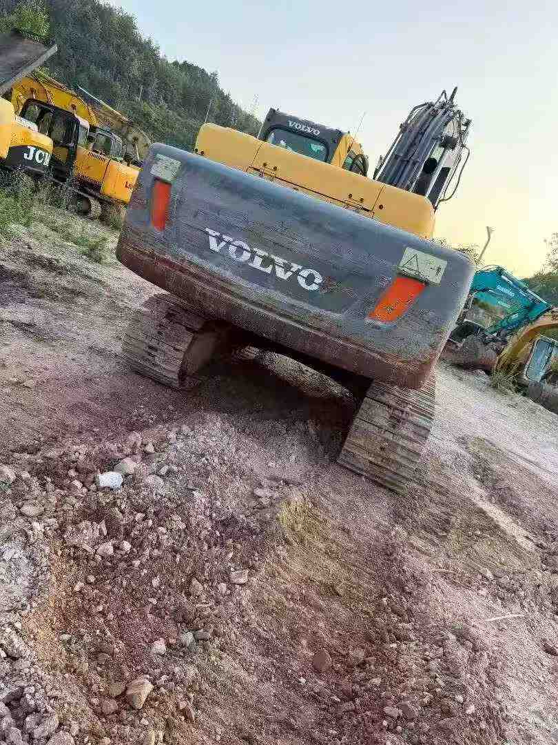 Buy Volvo EC210B Used Excavator / 3 Buy Volvo EC210B Used Excavator / 3