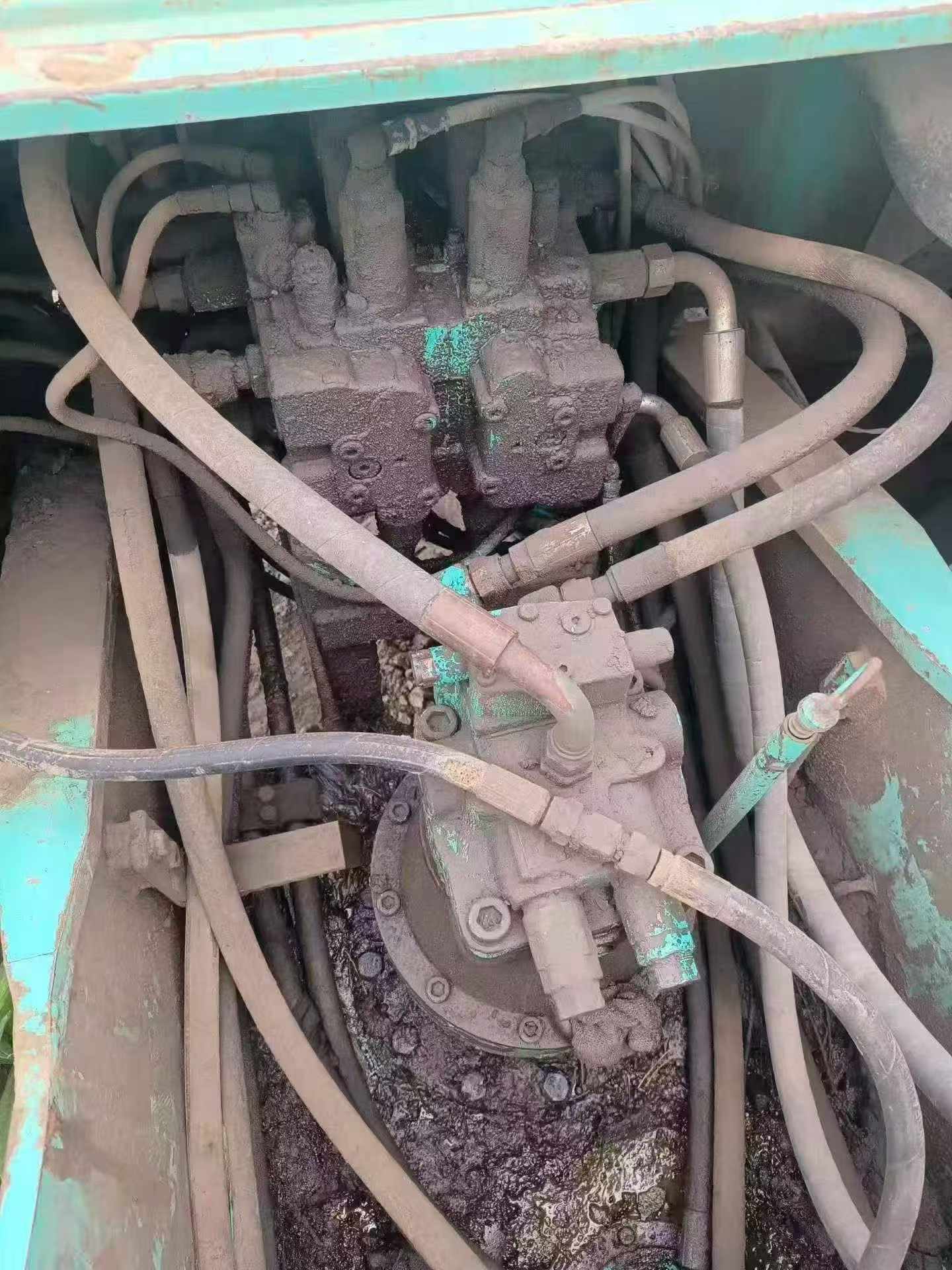 Buy Kobelco SK200-6 Used Excavator / 5 Buy Kobelco SK200-6 Used Excavator / 5