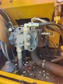 Buy XCMG XE135B Used Excavator / 4 Buy XCMG XE135B Used Excavator / 4