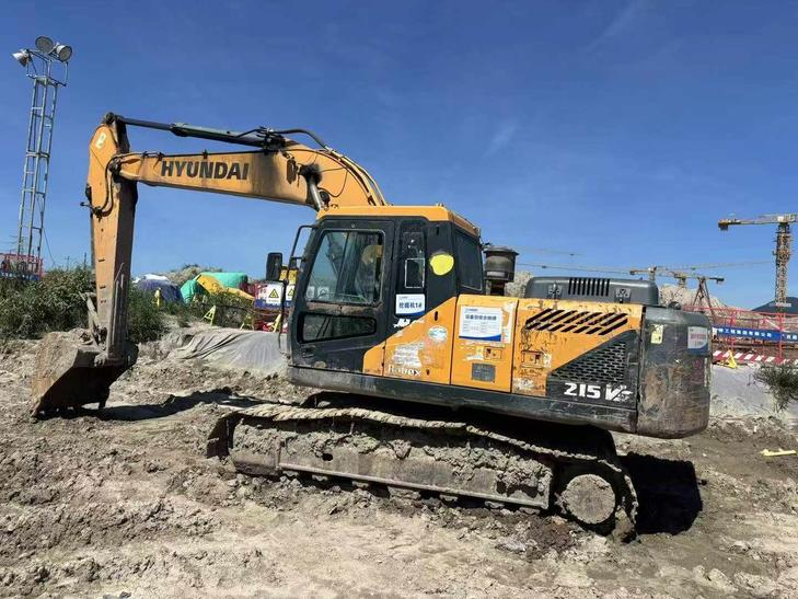 Buy Hyundai R215VS Used Excavator / 1