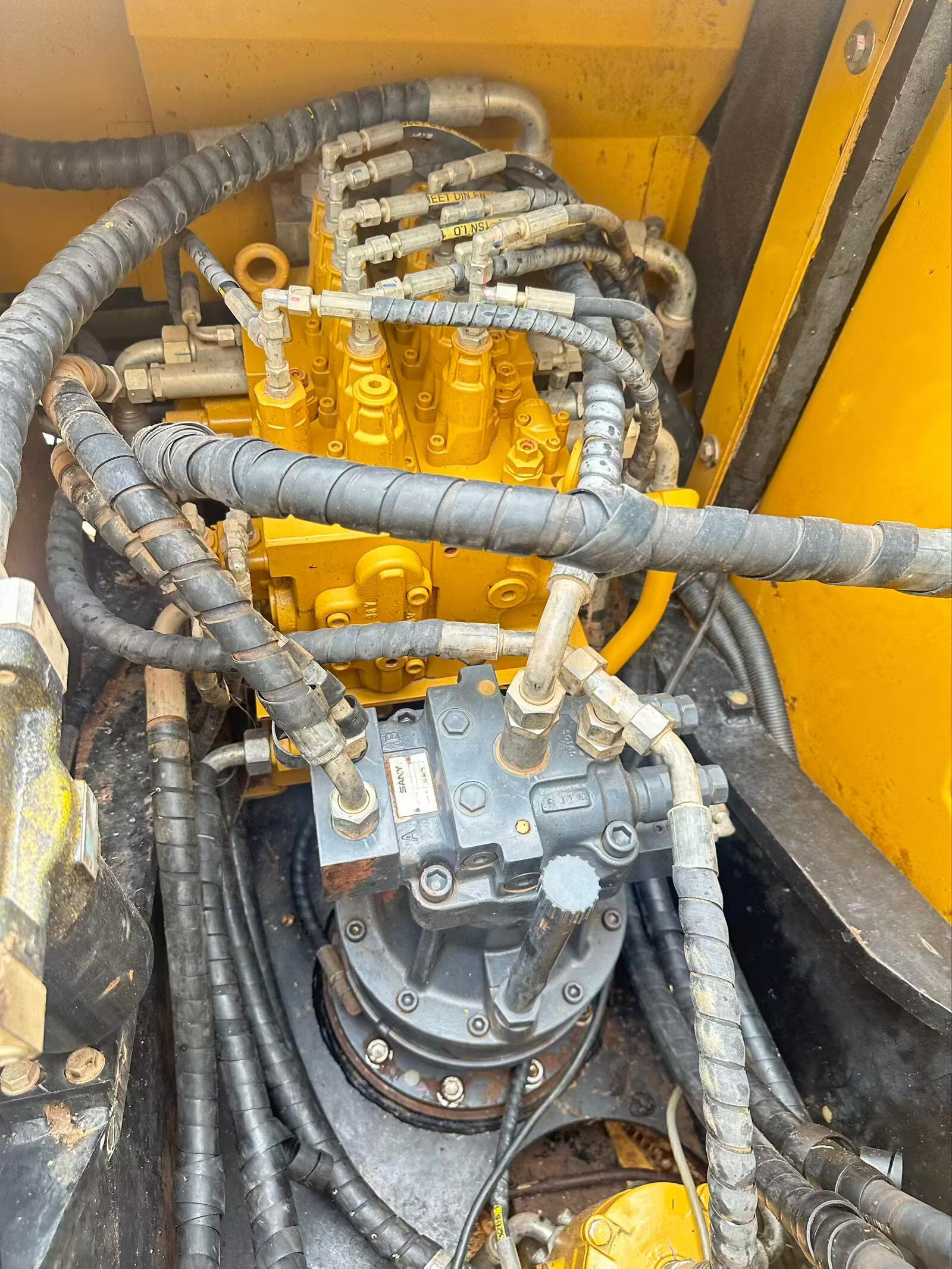 Buy Sany SY135C Used Excavator / 8