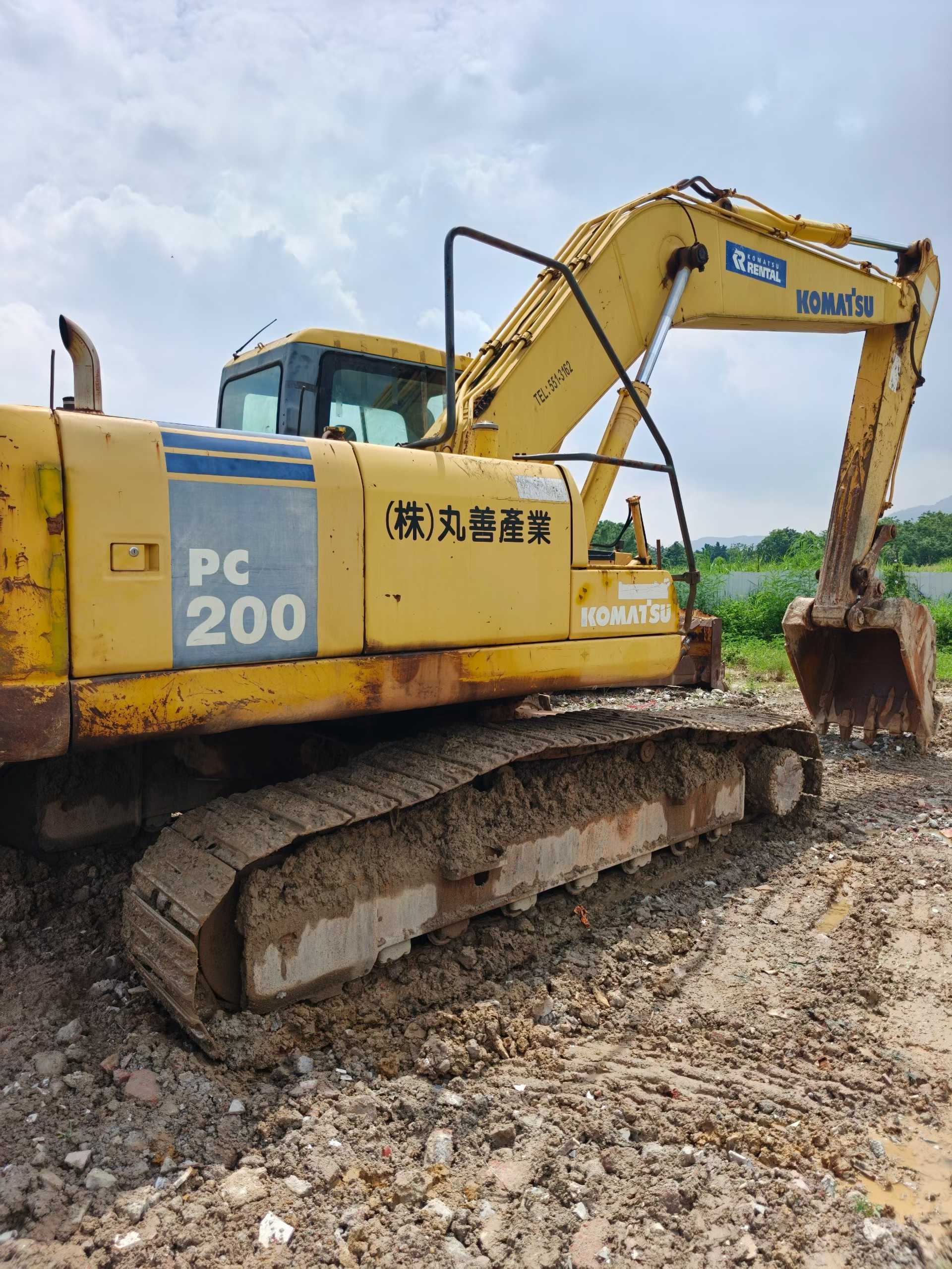 Buy Komatsu PC200-7 Used Excavator / 1