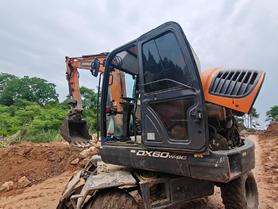 Compre Escavadeira Doosan DH60 Usada / 2 Compre Escavadeira Doosan DH60 Usada / 2
