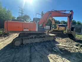 Buy Hitachi EX200-3 Used Excavator / 7 Buy Hitachi EX200-3 Used Excavator / 7