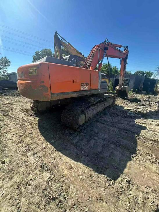 Buy Hitachi EX200-3 Used Excavator / 1